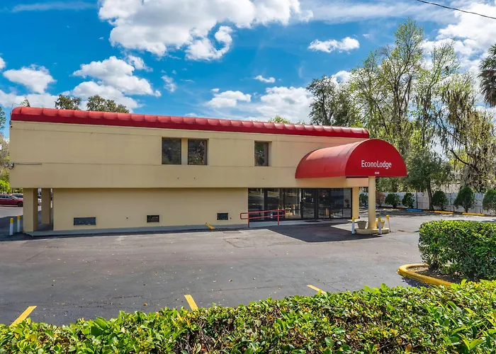 Econo Lodge University